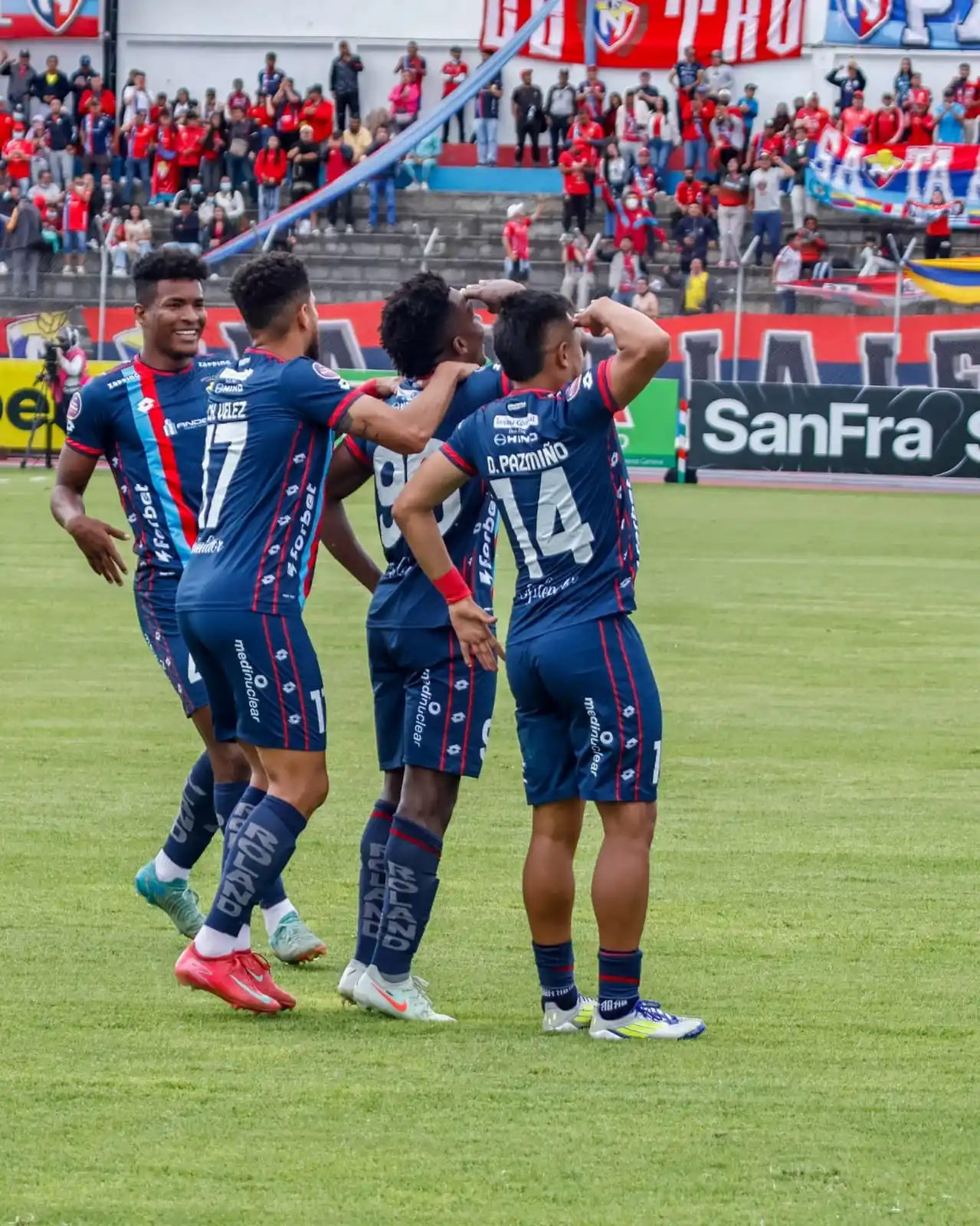 Image from C.D. El Nacional: BUEN DÍA BI-TRI CAMPEONES 🔴🤩 Un excelente fin de semana para todos,...