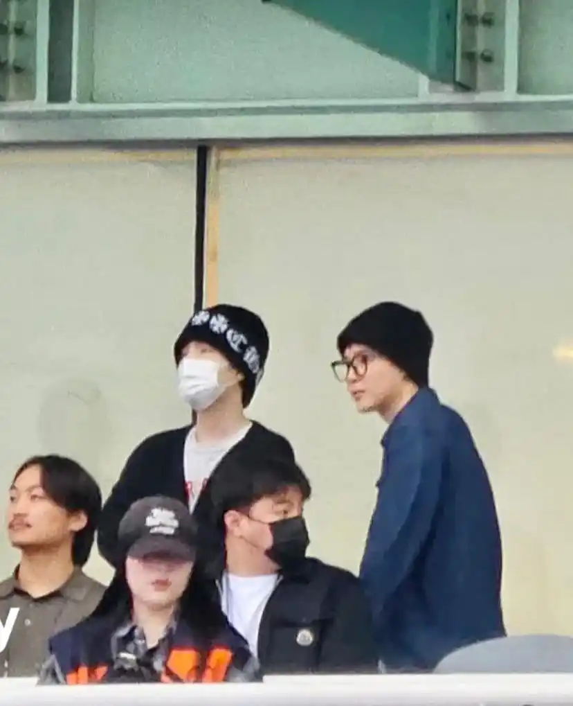 Image from 💜💜LOS 7 REYES-BTS💜💜: JUNGKOOK, JIMIN Y SUGA ESTÁN EN EL CONCIERTO DE J-HOPE 😭😭...