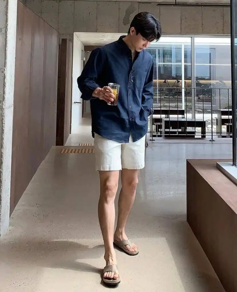 Image from Inspirasi Outfit Indonesia OOTD Ide Rekomendasi Outfit Hijab Cewek Cowok: 👤 Outfit Cowok Navy-White 👤 <a class="text-blue-500 hover:underline ...