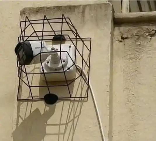 Image from ادب و مزاح: پۀ داسې هېواد کې ژؤند کؤو چې امنیتي کېمره خپله هم امنیت ته ضرورت لري.....