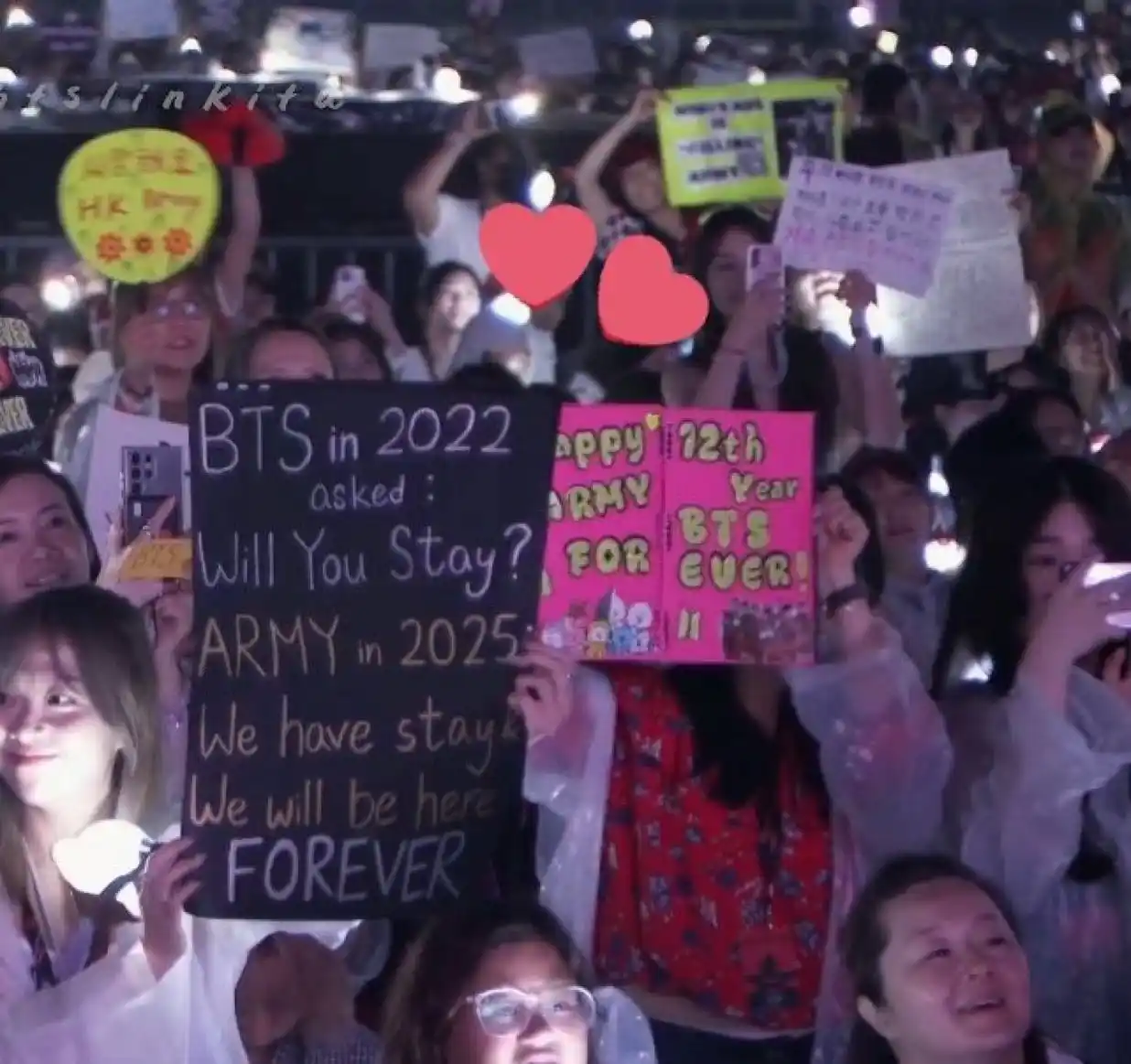 Image from INFO ONLY. ARMY 💜 Bienvenidos A Casa OT7💜: — Un cartel no puede hacerme llorar pero el cartel de Army siii 😭😭😭...