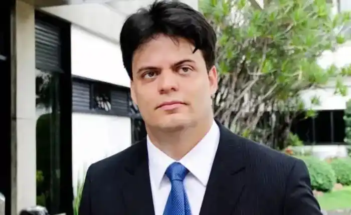 Image from Jornal Extra Alagoas: *Advogado Daniel Keller é encontrado morto em apart-hotel em Salvador*...