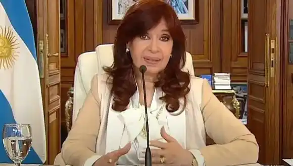 Image from Cubadebate: 🇦🇷A Cristina no lograron matarla físicamente, lo hicieron políticame...