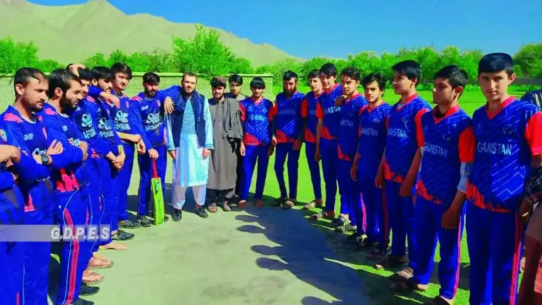 Image from د المپیک، بدني روزنې او ورزش عمومي ریاست: ارزگان؛ چوره ولسوالۍ کې د ۲۰ لوبډلو ترمنځ د ټېپ بال کرکټ سیالۍ پیل شوې...