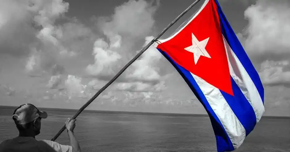 Image from Cubadebate: 🇨🇺Ni tantico así La dignidad del pueblo cubano no está en venta. N...