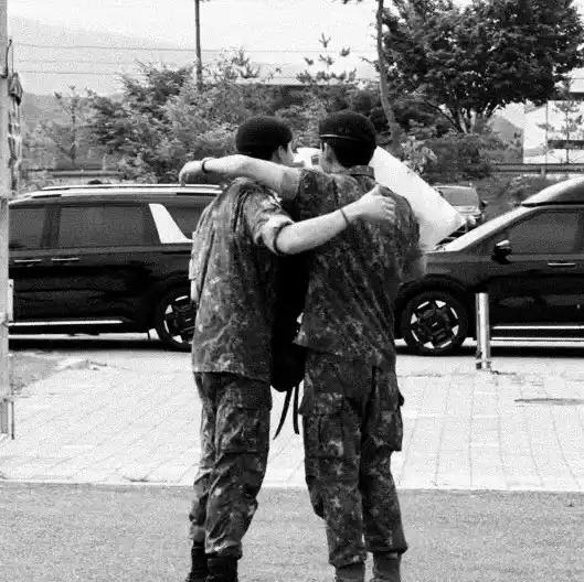 ⿻  🐻   ﹙ ㅤ𝗘̸̷᤻𝗧̷̸᤻ㅤՙ ㅤ𝐓𝐚𝐞𝐇𝐲𝐮𝐧𝐠    ▬ יִ ̶̲ post