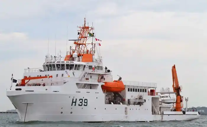 Image from Jornal Extra Alagoas: *Porto recebe Navio de Pesquisa Hidroceanográfico 'Vital de Oliveira'*...