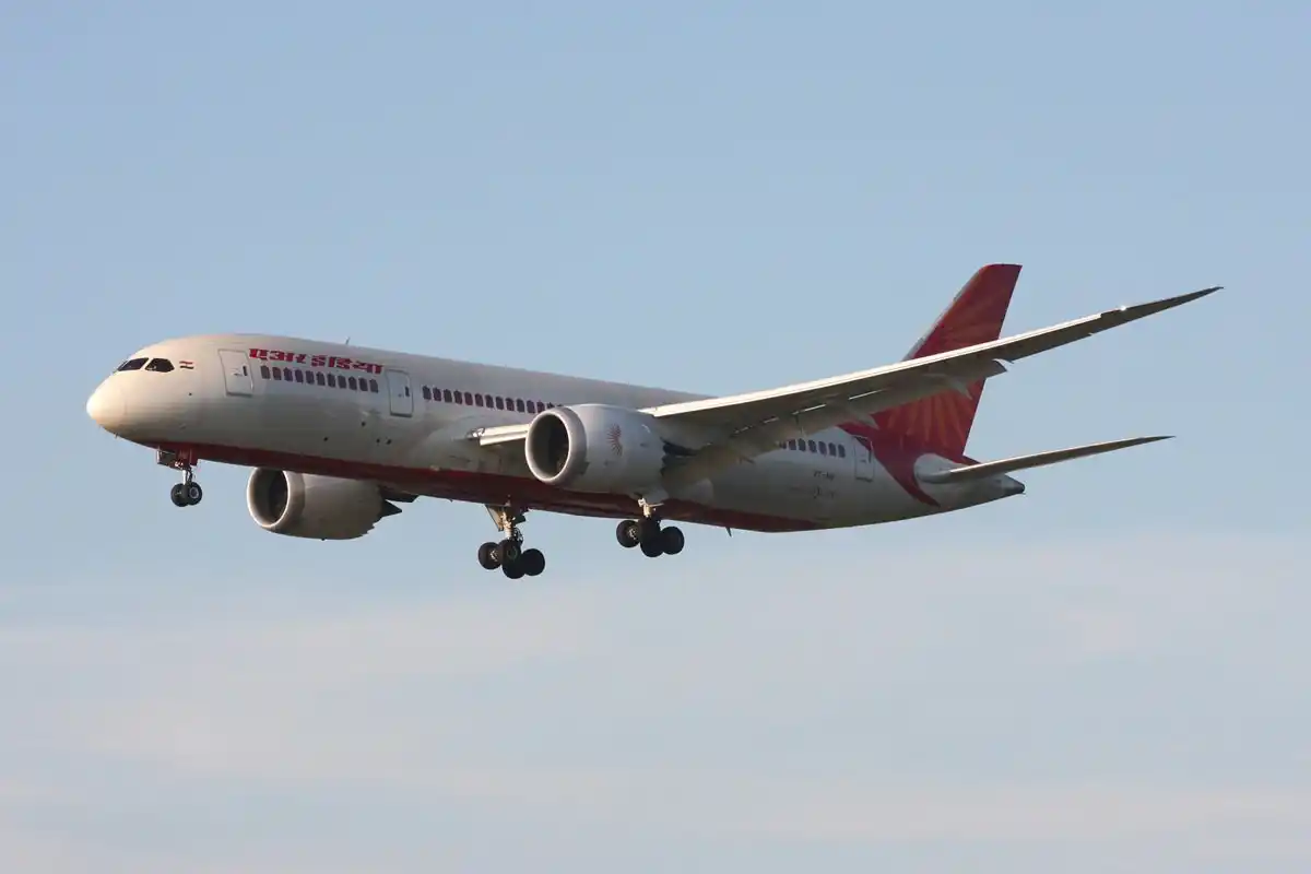 Image from NAIROBI GOSSIP CLUB™: An Air India flight from Phuket, Thailand to New Delhi was forced to m...