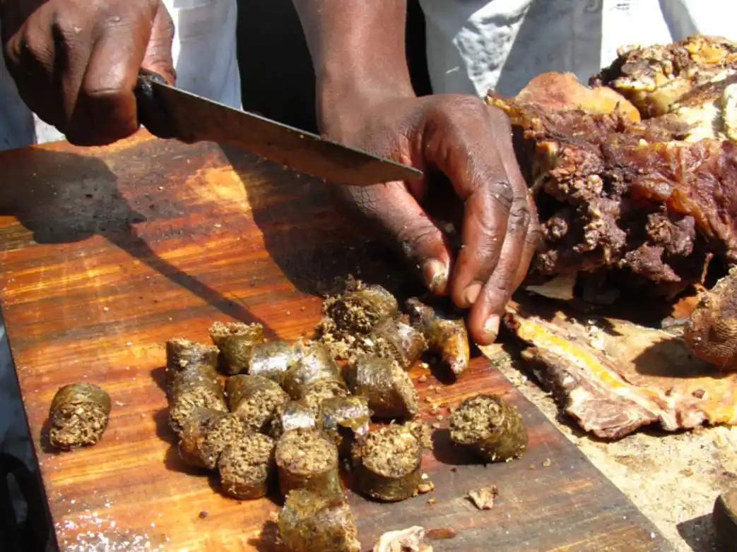 Image from NAIROBI GOSSIP CLUB™: Nairobi County has cracked down on unsanitary food practices in Gikomb...