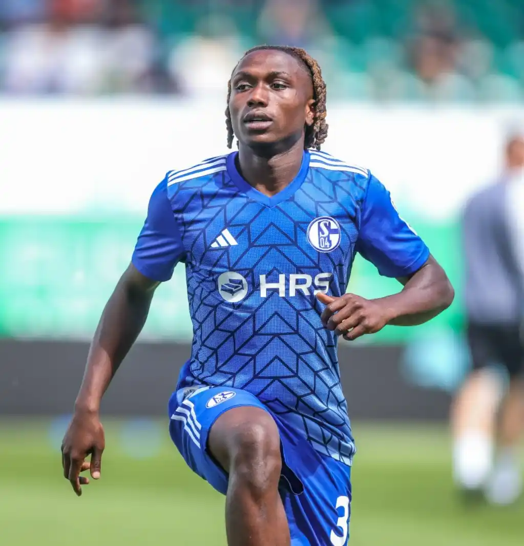 Image from FC Schalke 04: Emmanuel Gyamfi wird nach einer erfolgreichen Leihsaison bei Schalkes ...