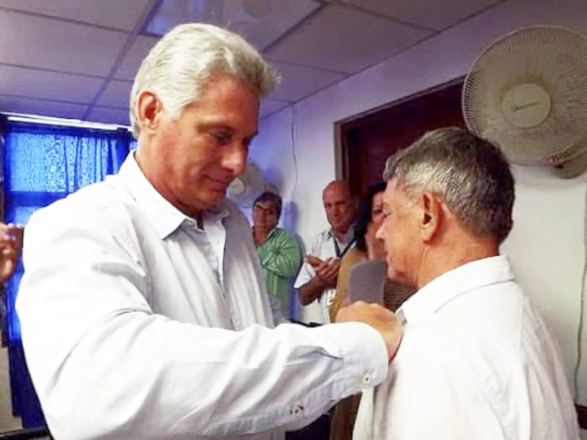 Image from Miguel Díaz-Canel Bermúdez: *Hoy cumple 80 años el camarógrafo Antonio Gómez, a quien conocemos ca...