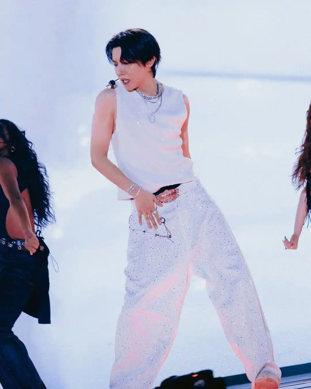 Image from BTS HONEY 🫧: *⭐ ACTUALIZACIÓN: JHOPE EN INSTAGRAM | 13.06.25* 🐿️: j-hope Tour. H...