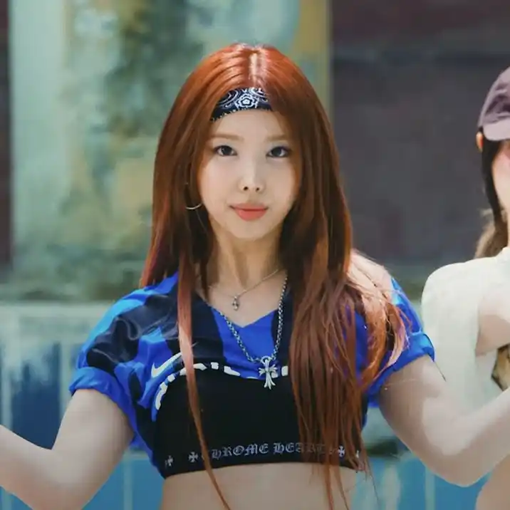 Image from Twice News world 🦋: ✿ 𝗡𝗔𝗬𝗘𝗢̶𝗡 𝗡𝗘̤𝗪𝗦 ❜ 🐰 Ⳬ ──ִ──ׂ JÁ?! Há 1 ano, NAYEON lançou...