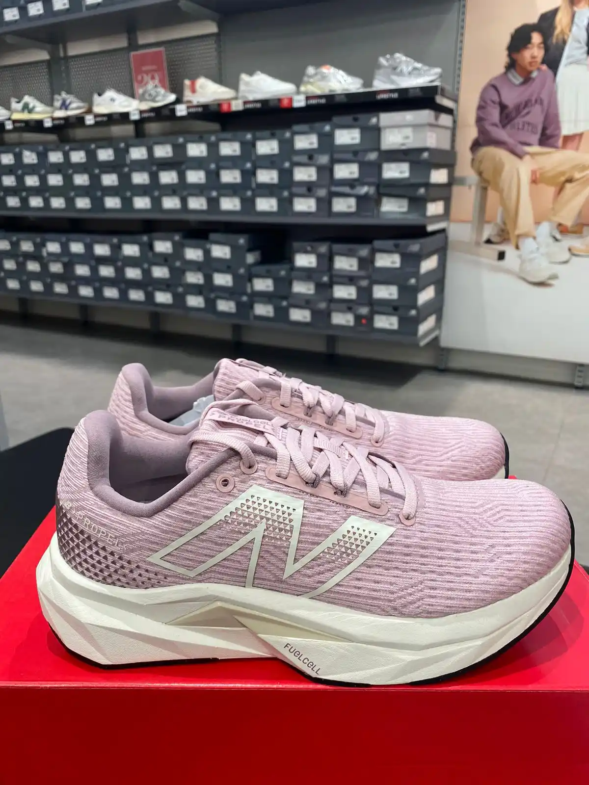 Image from Sedikit Susah Store: New Balance Fuelcell ~2.299.000~ *850.000* Size 36.5 (1) 37 (1) 37.5 ...