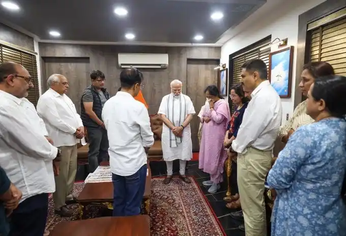 Image from cliQ India: Prime Minister @narendramodi met the family of former Gujarat CM <a cl...
