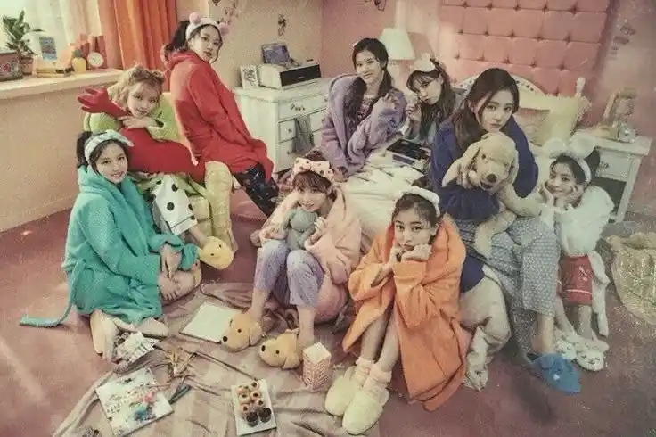 Image from Twice News world  🦋: *TROCA DE DIVULGAÇÃO*🦋  1. GILMORE SENSIES:  ‎https://whatsapp.com/ch...