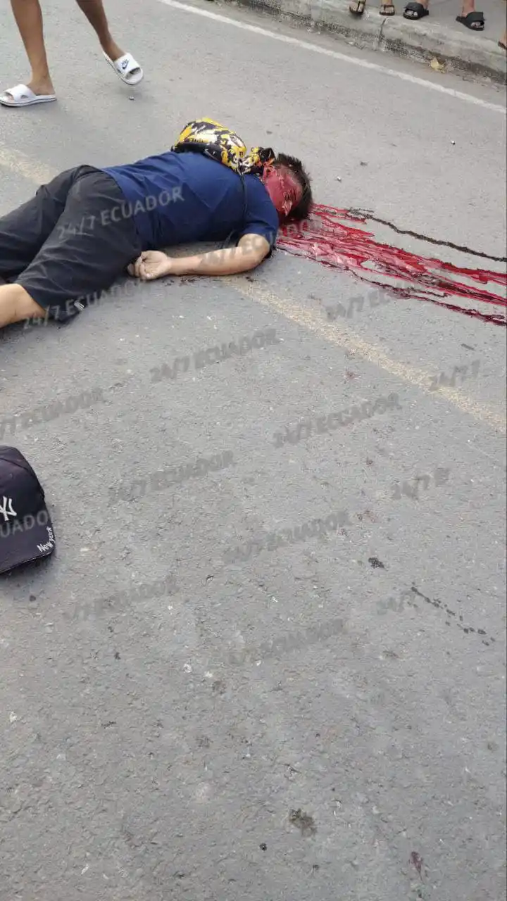 Image from 24-7 ECUADOR 2: ATENCIÓN GUAYAQUIL EN FLOR DE BASTIÓN 6 . Hace pocos minutos se ...
