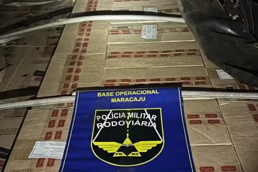 Image from g1 MS: *Contrabando* Condutor que transportava mais de 800 caixas de cigarros...