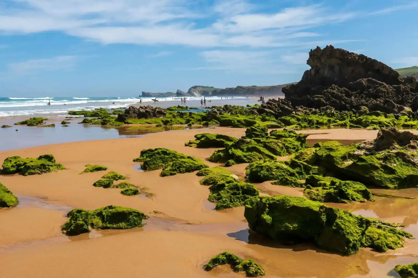 Image from Viajes National Geographic : 🌊*Las playas de Cantabria separadas por 100 millones de años* 🏄♂️ ...