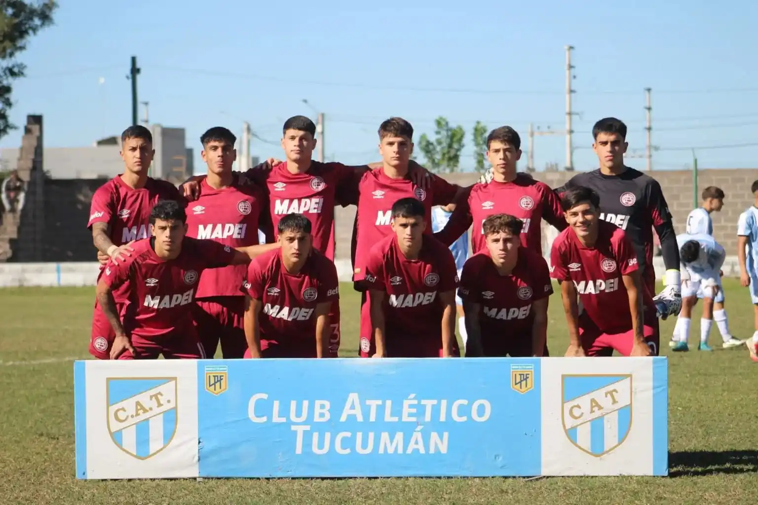 Image from 𝗙𝗼𝗿𝘁𝗮𝗹𝗲𝘇𝗮 𝗚𝗿𝗮𝗻𝗮𝘁𝗲 🇱🇻: 🇱🇻⚽ *¡HOY JUEGA LA RESERVA!* Ésta tarde, desde las 19, *Lanús* enfr...