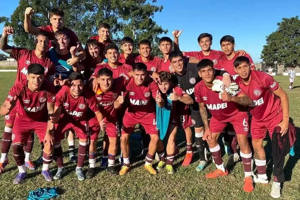 Image from 𝗙𝗼𝗿𝘁𝗮𝗹𝗲𝘇𝗮 𝗚𝗿𝗮𝗻𝗮𝘁𝗲 🇱🇻: 🇱🇻⚽ *¡LA RESERVA VA POR TODO ANTE BELGRANO!* Éste miércoles, desde ...