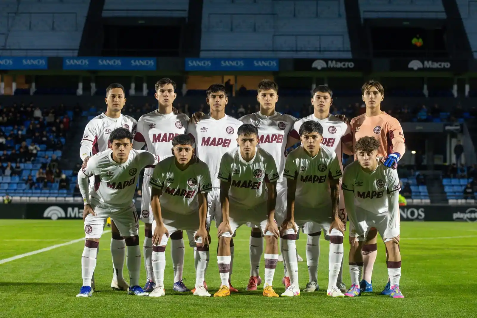 Image from 𝗙𝗼𝗿𝘁𝗮𝗹𝗲𝘇𝗮 𝗚𝗿𝗮𝗻𝗮𝘁𝗲 🇱🇻: 🇱🇻⚽ *NO HUBO HAZAÑA EN CÓRDOBA* Lanús quedó eliminado en los 8vos d...