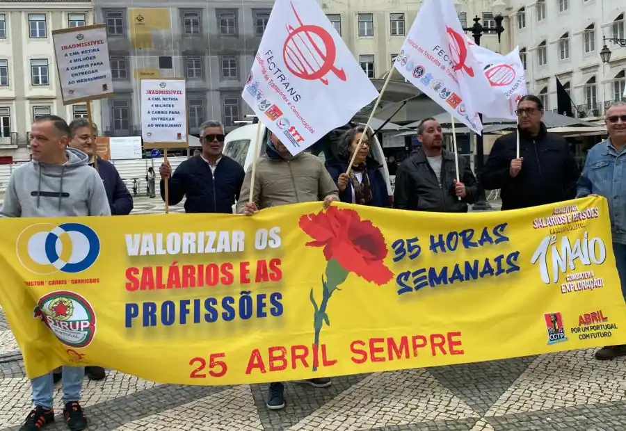 Image from FECTRANS: Na CARRIS, dia 12 é de luta! Depois de uma primeira semana com parali...