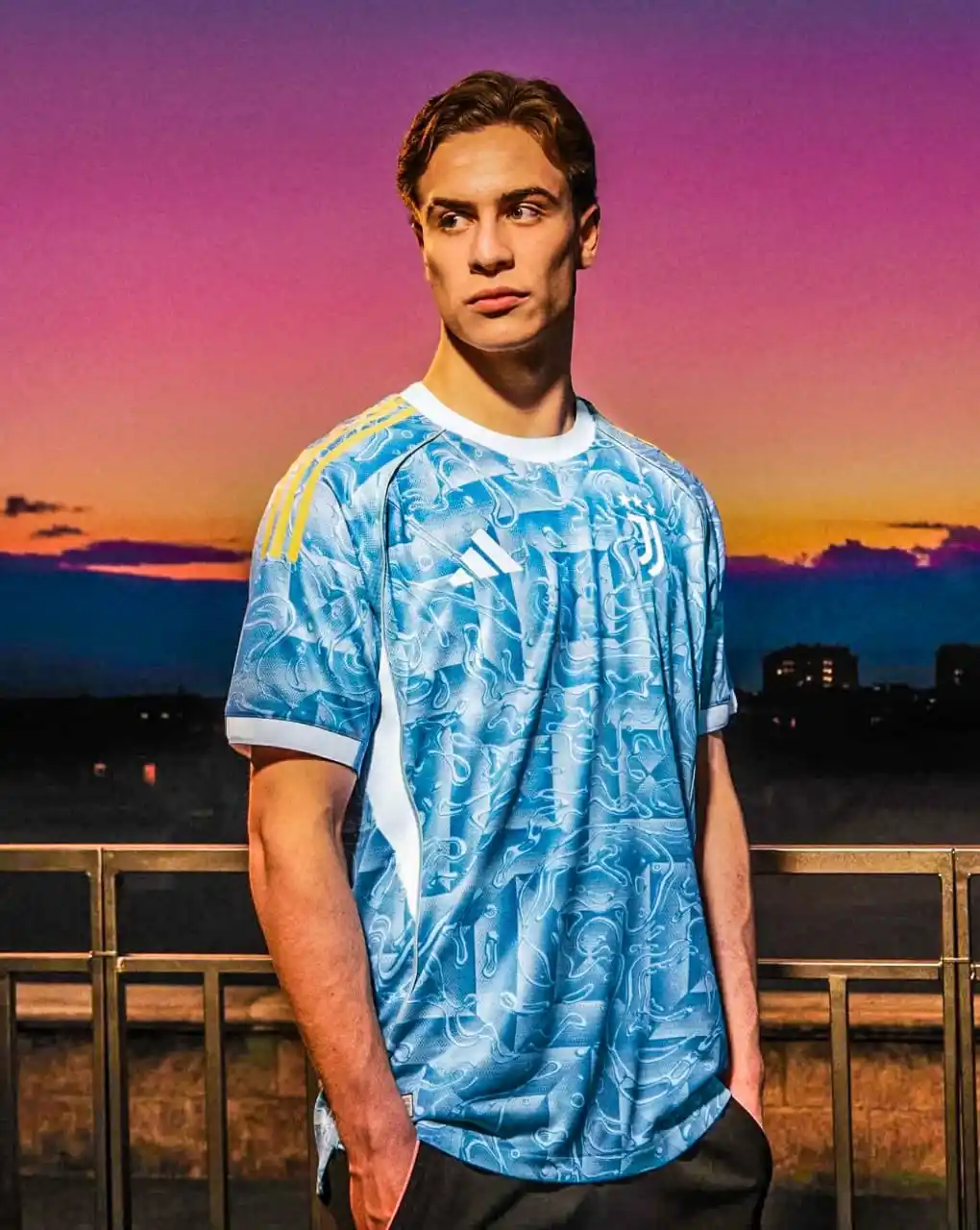 Image from Planeta Futebol MZ: ❗OFICIAL | Juventus revelou o seu equipamento alternativo para próxima...