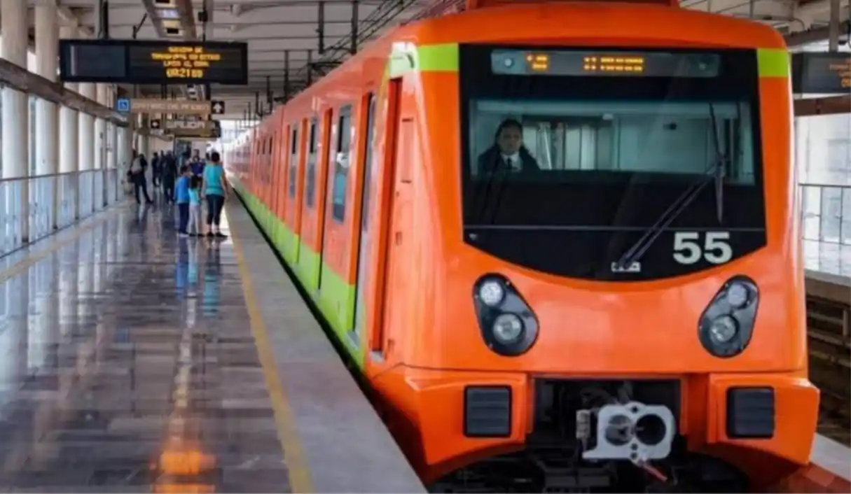 Image from Metro Noticias: 📢 ¡Servicio en marcha! @MetroCDMX comienza operaciones en toda la red...