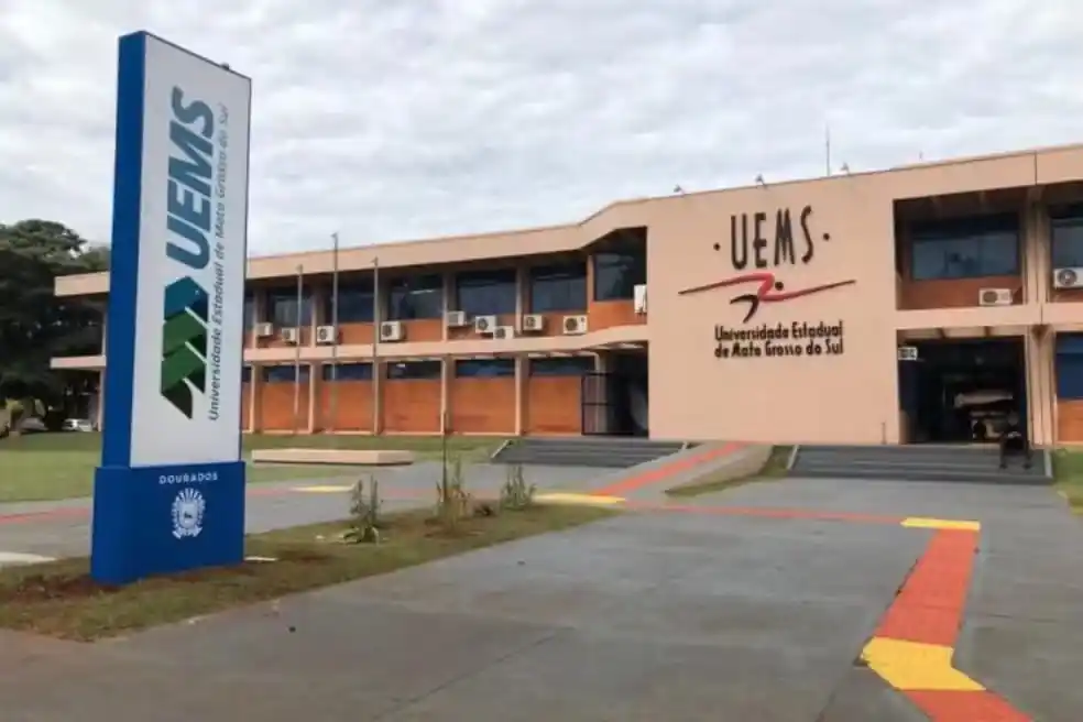 Image from g1 MS: *Vagas para sete municípios* UEMS abre concurso público para professo...