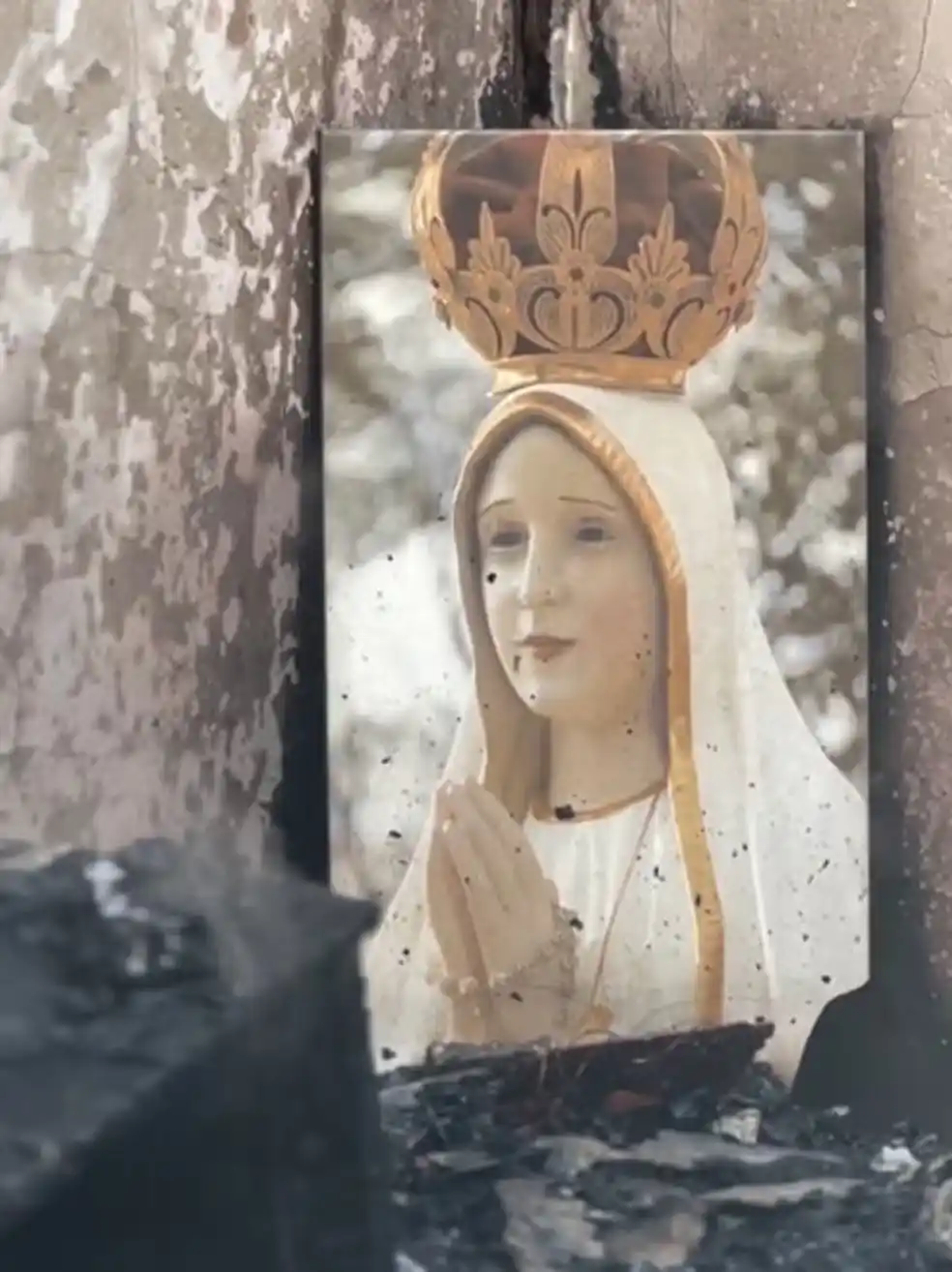 Image from g1 MS: *Veja vídeo* Imagem de Nossa Senhora de Fátima fica intacta após fogo ...