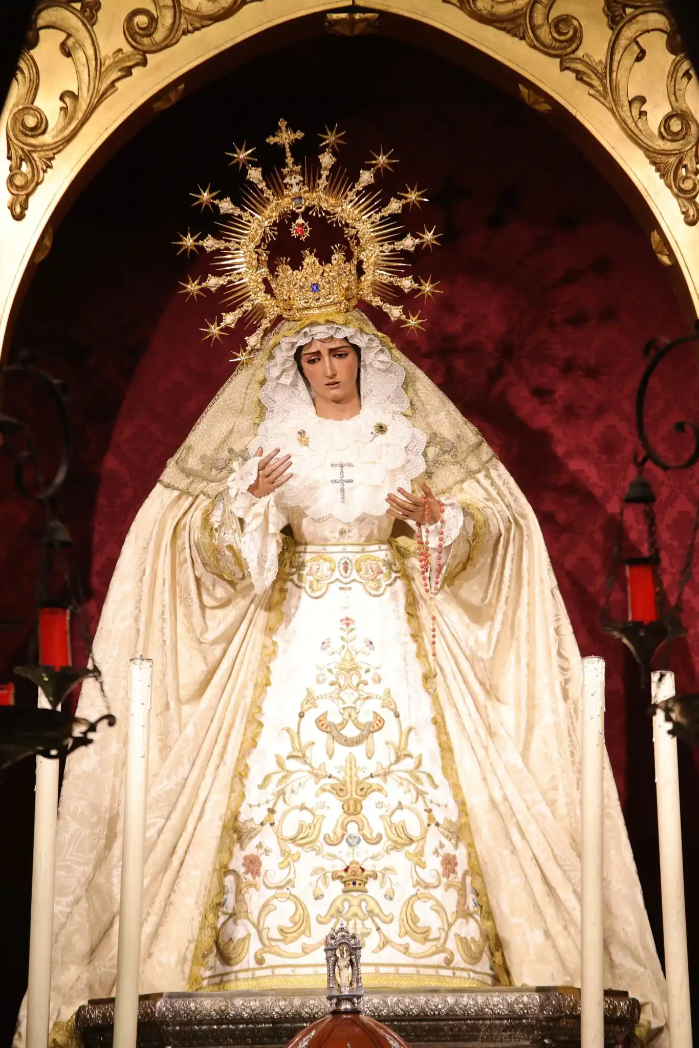 Image from Hermandad de la Hiniesta: 🔵 ACTUALIDAD Ya se encuentra María Stma. de la Hiniesta Dolorosa ata...