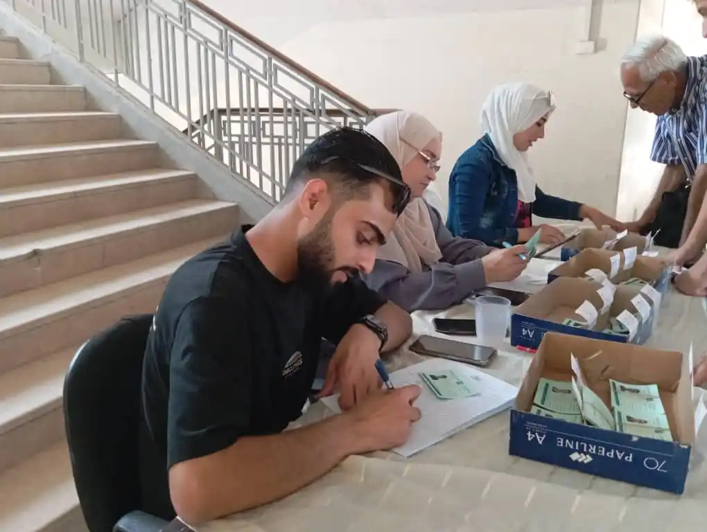 Image from محافظة دير الزور: البدء بتسليم البطاقات الامتحانية من قبل دائرة الامتحانات في مديرية الت...