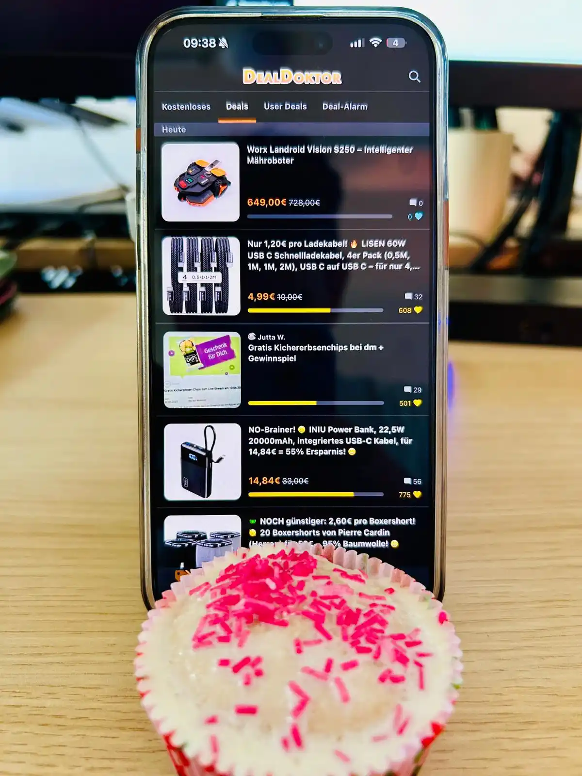 Image from ✌️ Doktor Duo - by DealDoktor 🥼: 🧁 GuMo, so kann doch die kurze Woche starten. Das Deal-Büro wurde mit...