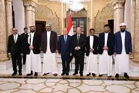 Image from فرص اليمن | Forus Yemen: قادة على هيئة نكتة باهتة ثمانية كراسي تمشي على قدمين، يتنقلون بين فناد...