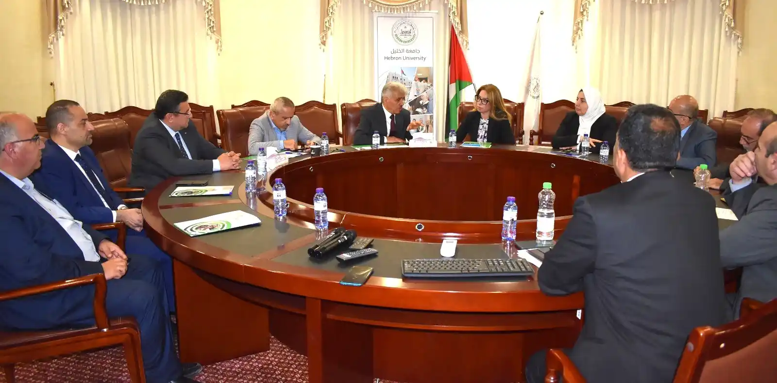 Image from وزارة التربية والتعليم العالي الفلسطينية: للاطلاع على الخطط التطويرية للجامعة وتعزيز تكاتف الجهود لتجويد المخرجا...