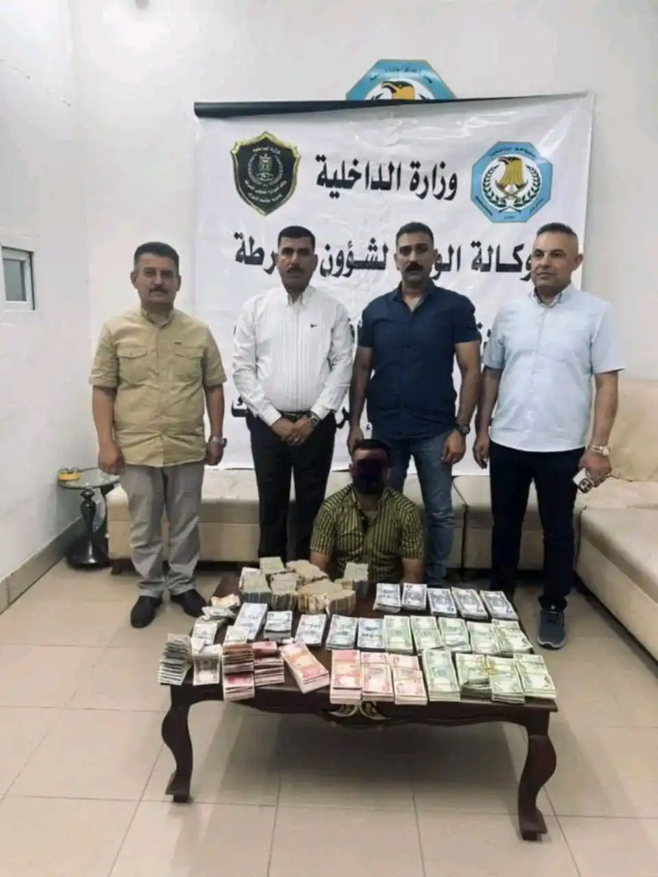 Image from قناة المسرى Almasra: شرطة كركوك تلقي القبض على عامل قام بسرقة 80 مليون دينار من احد المولات...