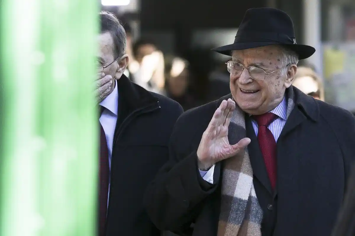 Image from stiripesurse.ro: Spitalul SRI, anunț despre Ion Iliescu - Este internat la Terapie Inte...