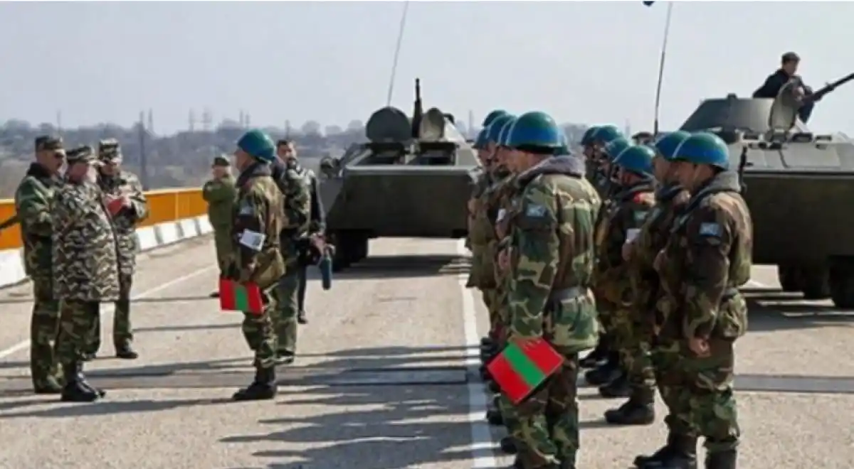 Image from stiripesurse.ro: Trupele Ruse și militarii din Transnistria reconstruiesc 'Bătălia pent...