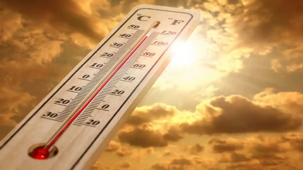 Image from Bpi News: 2️⃣ 🌞 हीटस्ट्रोक का कहर: 48 घंटे में यूपी में 8 मौतें! 🚨 उत्तर प्रद...
