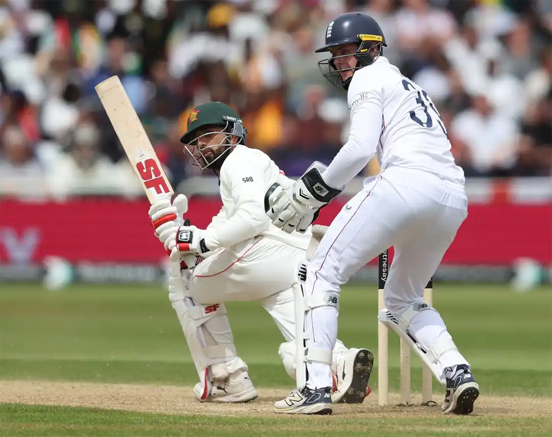 Image from Zimbabwe Cricket: 𝗗𝗮𝘆 𝟯 - Session 2: Zimbabwe - 265 & 200/4 after 46 overs (followin...