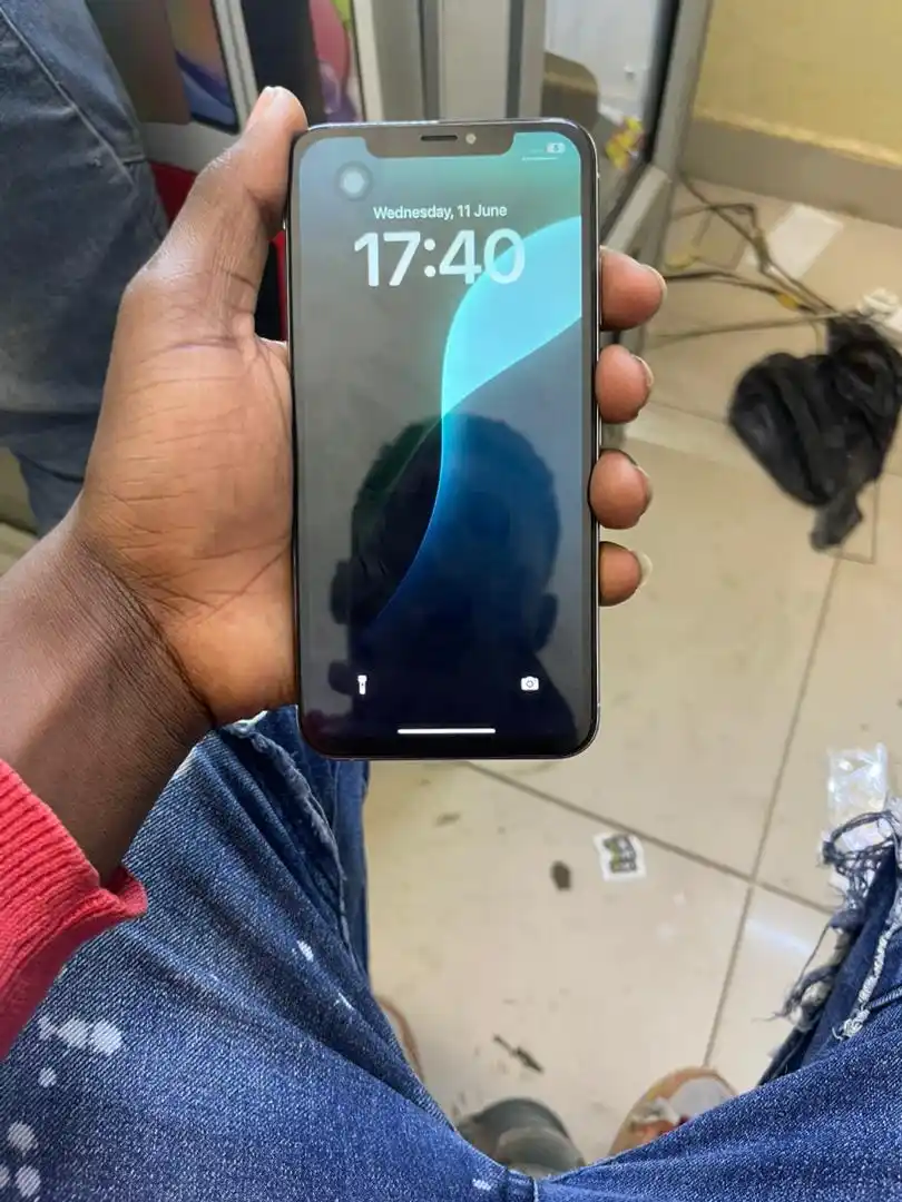 Image from Blissxy Mobiles 🇿🇼: Iphone xsmax $170 256 gig atanga atanga 0785490514 BlissxyTech...