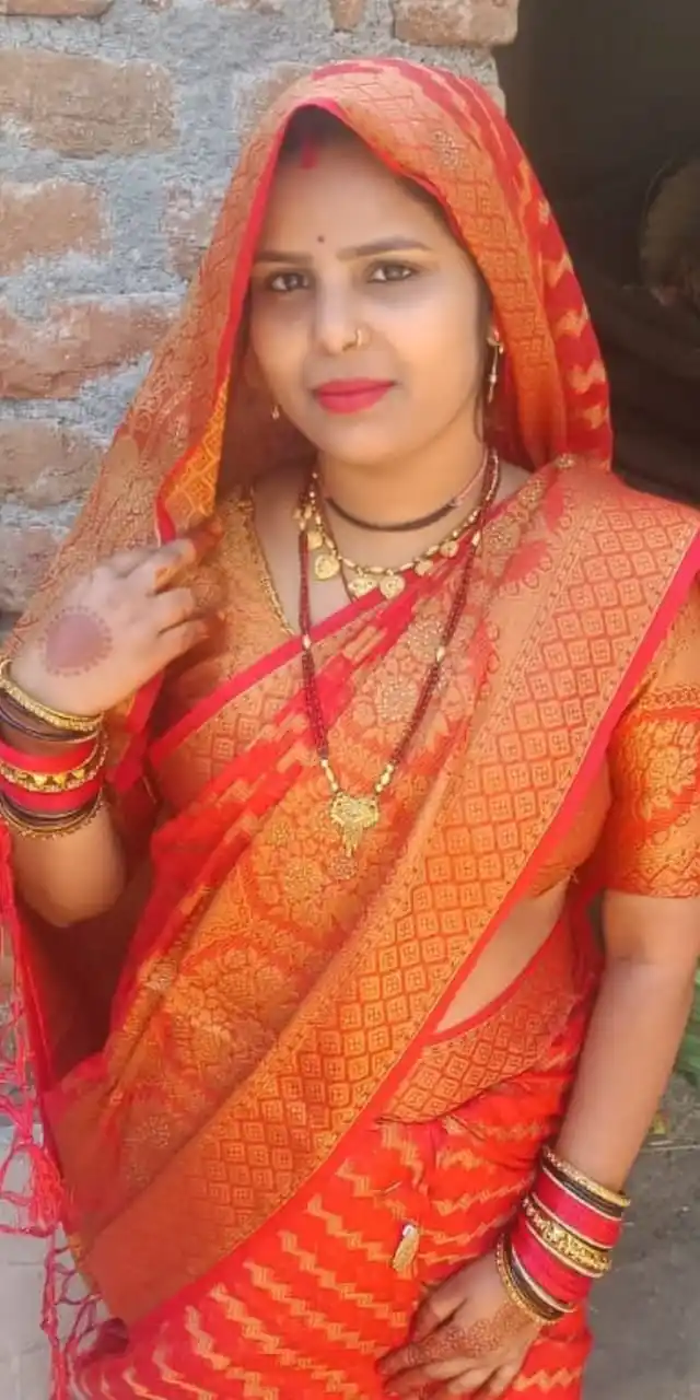 Image from Bpi News: 🚨 झांसी : विवाहिता का सड़क किनारे मिला शव 🚨 💔 मृतका के पति का दूसर...