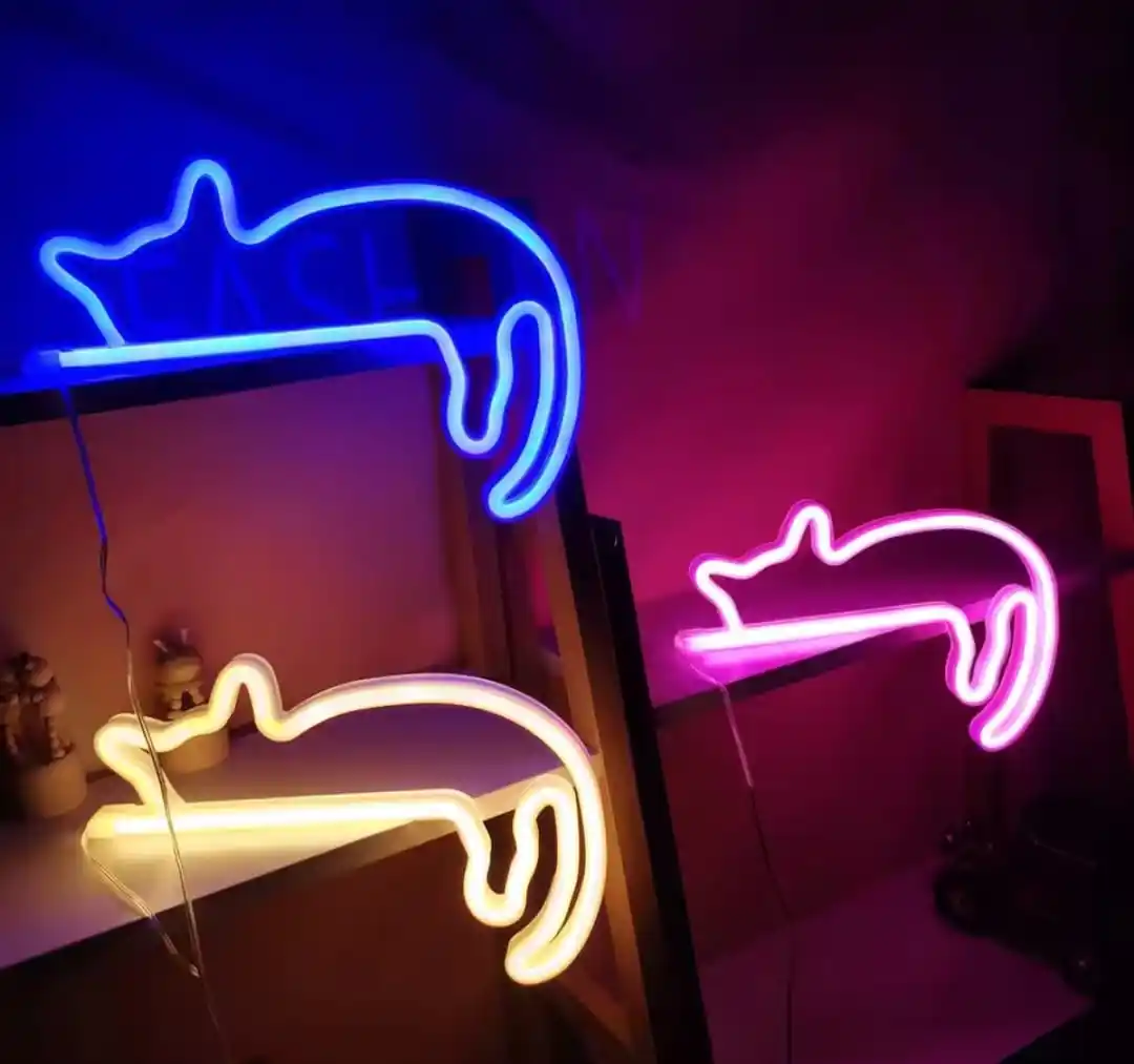 Image from CHOLLOS Compradoras: 😻 Luces de neón de gatitos super simpáticas. ✅ 7'99€ 👉🏻 https://s...