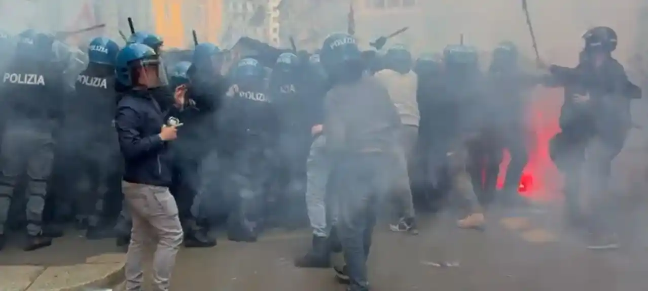 Image from Milanotoday.it: 🔴 Manifestazione di propal e antagonisti contro l'ultradestra: mangan...