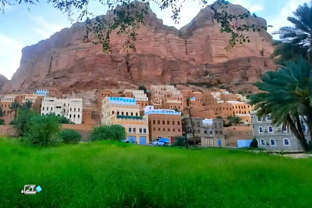 Image from وادي الأحبة - دوعن 🌴🐝: وادي دوعن.. موطن الجمال والأصالة، حيث تتعانق الجبال مع التراث، وتنبض ا...