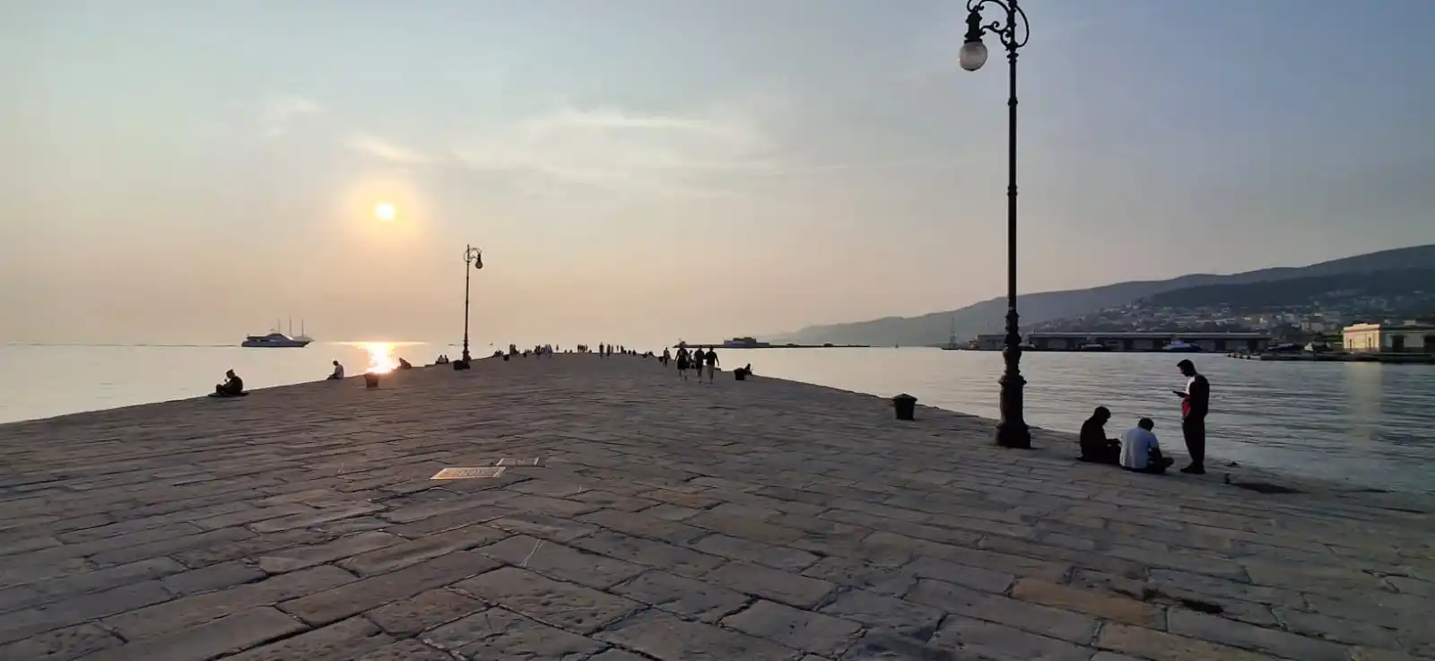 Image from Poesia al Tatto: ```Si Va A Trieste Al Molo Audace A Sera A Sussurrare Di Sguardi Prez...