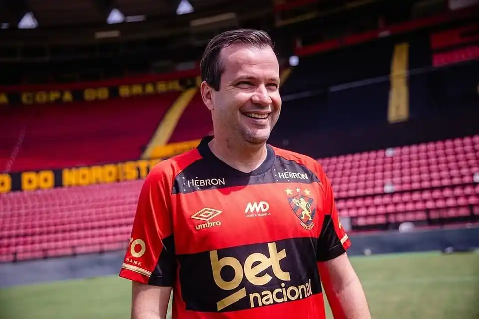 Image from Bolavip | Sou Sport: Sorriso de quem vai salvar o Sport! ❤️🖤💛...