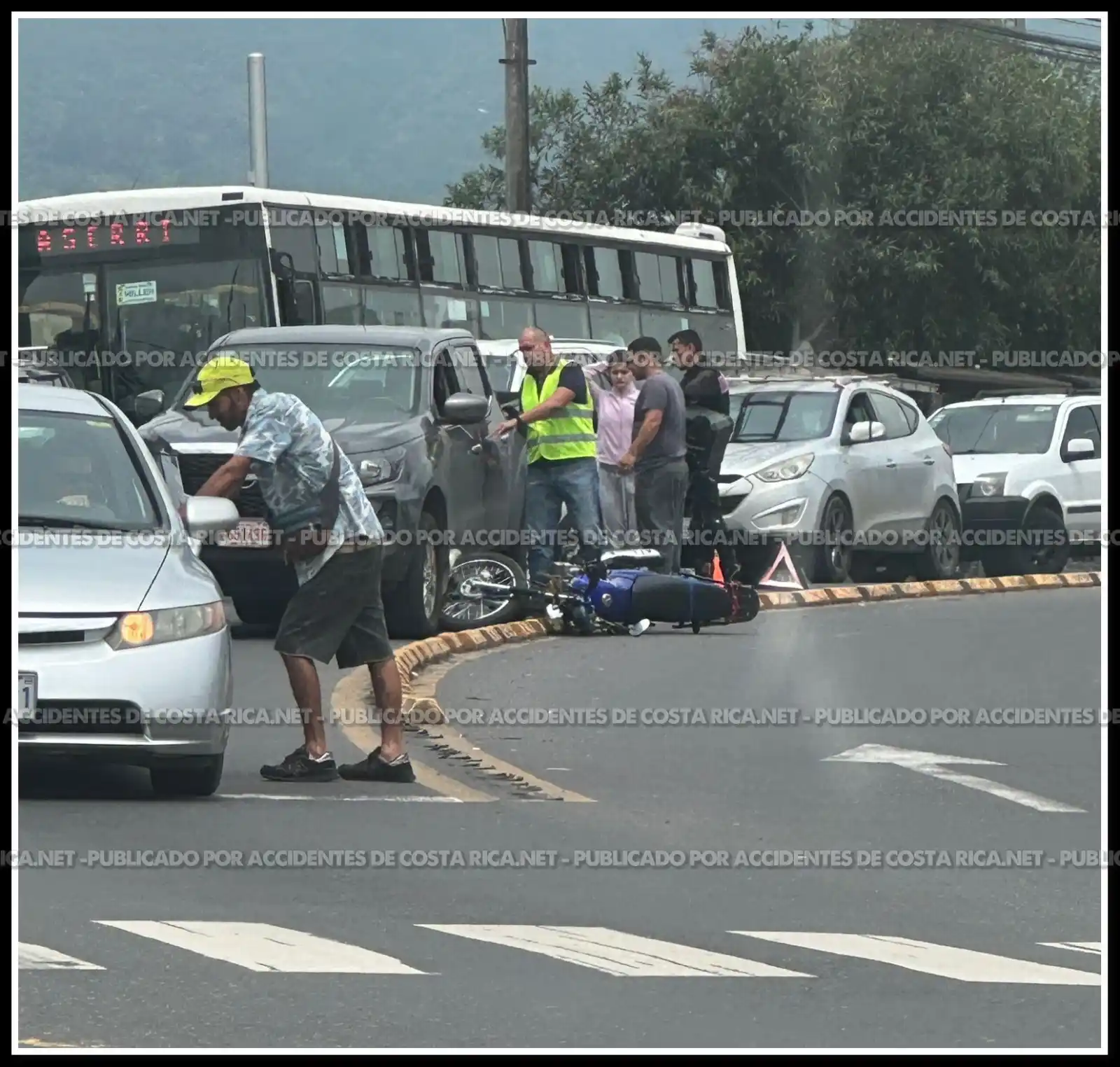 Image from Accidentes de Costa Rica .Net: Accidente entre una pick up y una motocicleta. Frente al Maxi Palí de...