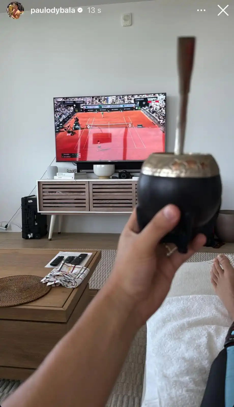 Image from Laroma24.it: 💪 *Dybala prosegue la riabilitazione* 💎 🎾 *La Joya guarda in tv Si...